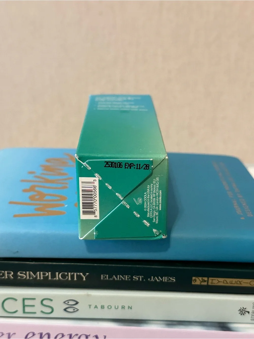 COOLA Scalp & Hair Mist SPF 30 - Aqua Teal